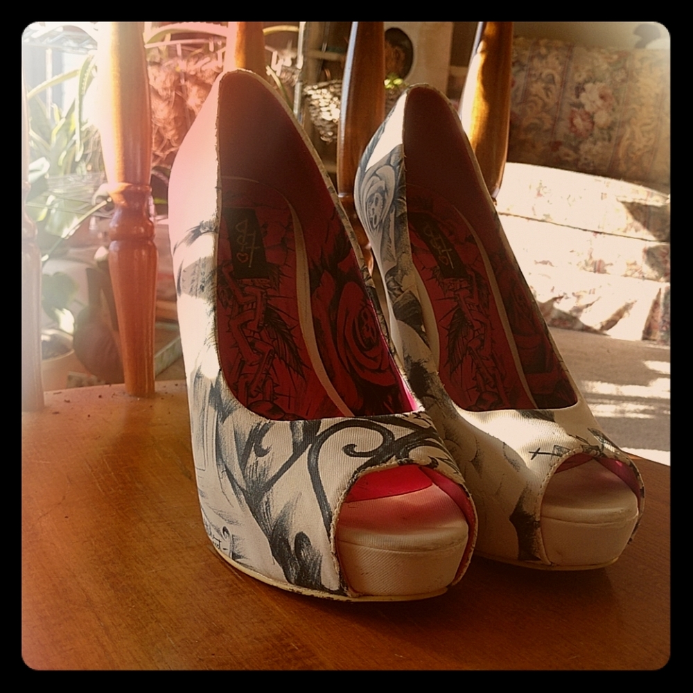 Gated Soul Heels